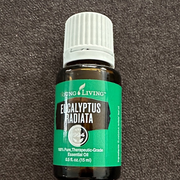 Young Living Eucalyptus Radiata Essential Oil - Vibrant Green - Picture 2 of 6